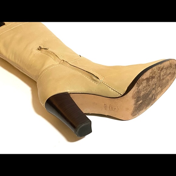 Anne Klein. High heel boots. Size 4 1/2 - Picture 9 of 11